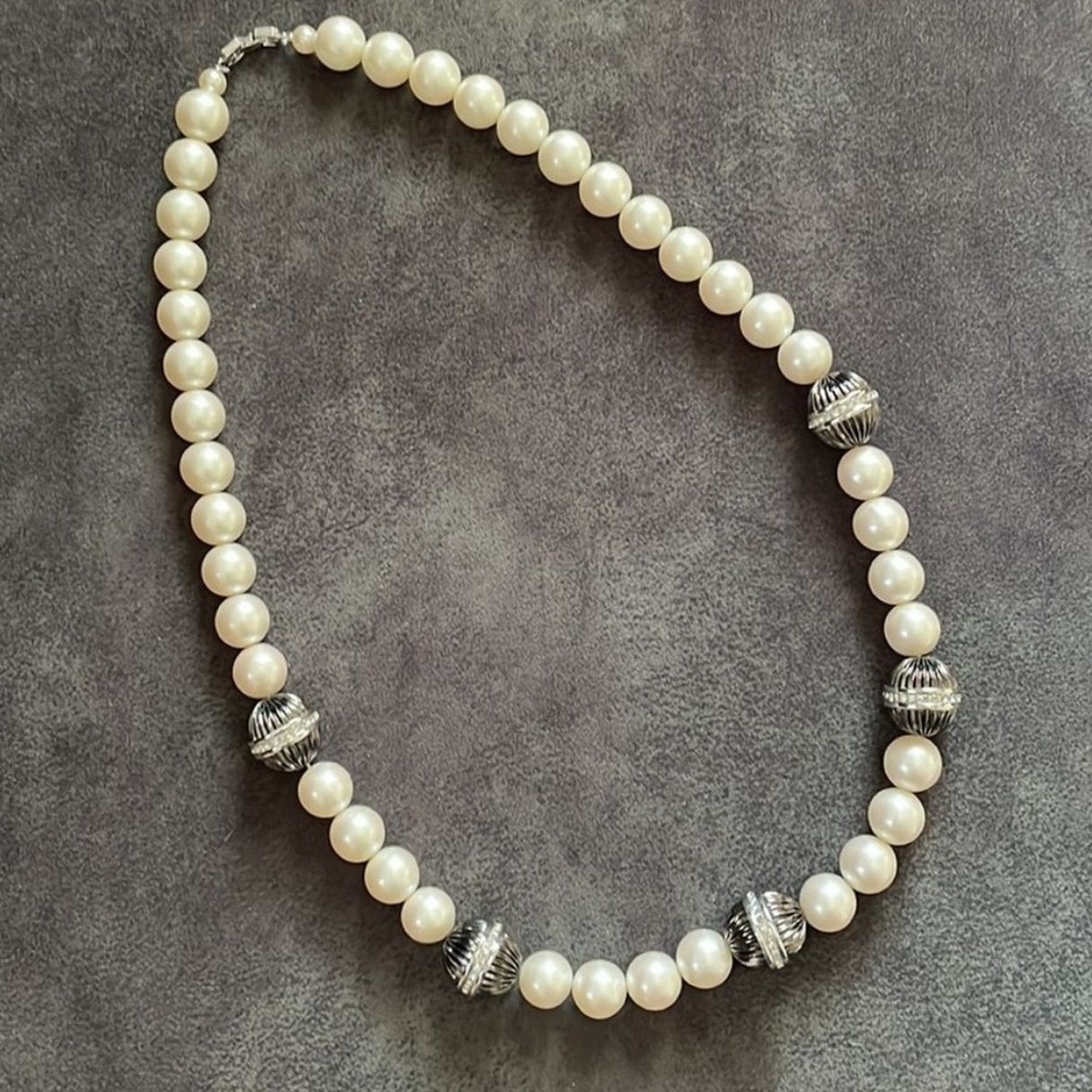 Vintage Givenchy Pearl Crystal Necklace - Picture 10 of 15